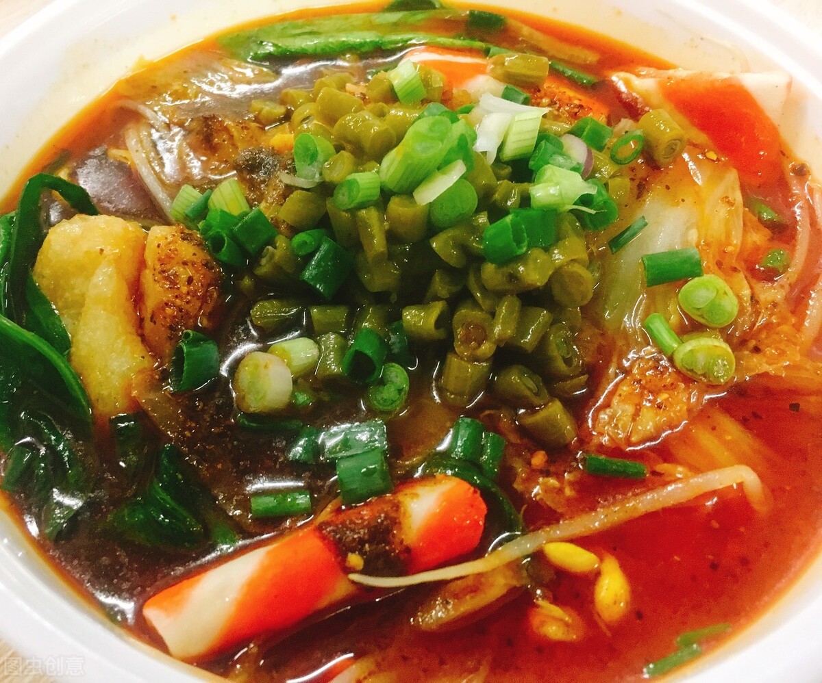 麻辣烫店怎么吸引顾客，用两个套路一年获得60万